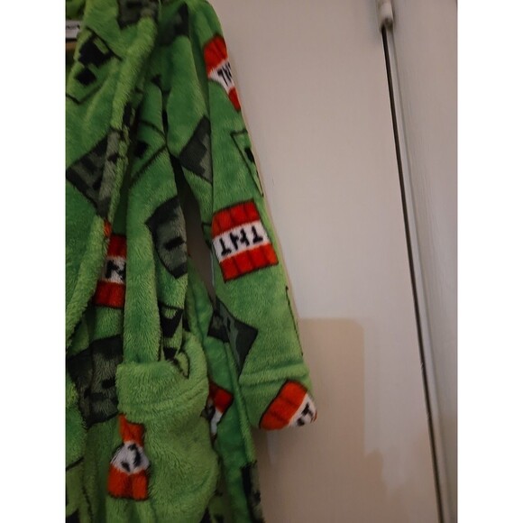 Minecraft TNT Plush Bath Robe Boy's Size 4/5 Pajama & Swimsuit Cover Up Bathrobe - Picture 3 of 12